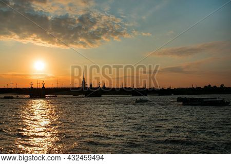 Saint Petersburg, Russia - August 28, 2021: View Of The Trinity Bridge, Peter And Paul Fortress And 