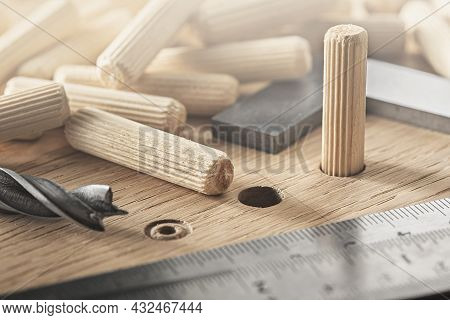 Drill Bit Make Hole For Dowel In Wooden Oak Board