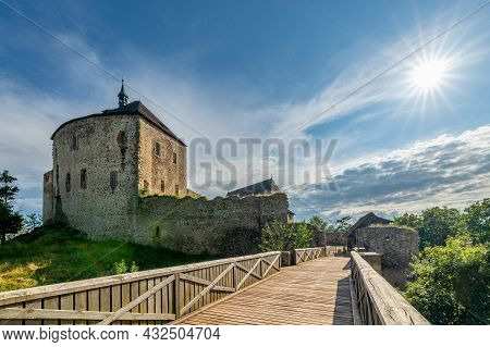 Ruin Of King´s Castle Tocnik (točník) In Central Bohemia - Czech Republic. It Was Built By The Czech