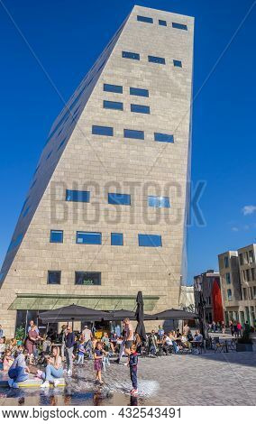 Groningen, Netherlands - September 05, 2021: Children Playing With Water In Front Of The Forum Build