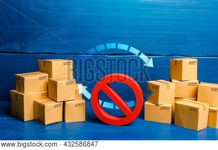 Arrows Between Boxes And Prohibition Symbol No. Trade Wars. Ban On Imports And Exports. Sanctions An