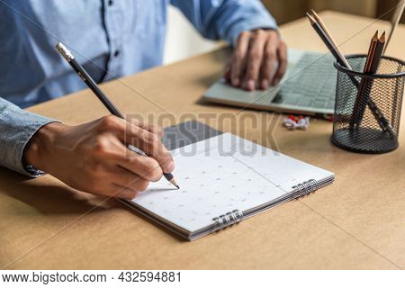 Businessman Agenda Calendar And Reminder Agenda Work Online At Home Men Plan Daily Appointments And 