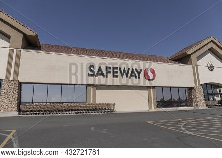 Prescott - Circa September 2021: Safeway Grocery Store. Safeway Supermarkets Are A Subsidiary Of Alb