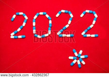 Coronavirus, Ncov-19 And The New Year. Holiday In Self-isolation, Hospital. Christmas Decorations An
