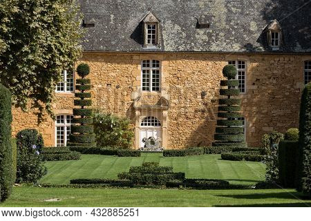 Eyrignac, France - September 2, 2018: The Picturesque Jardins Du Manoir D Eyrignac In Dordogne. Fran