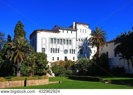 Santa Barbara County Courthouse Is A Spanish Colonial Revival Style Building And Completed In 1929. 