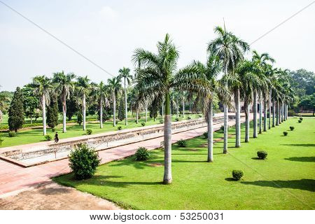 Safdarjung's Tomb Is A Garden Tomb In A Marble Mausoleum In Delhi, India