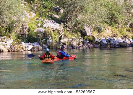 Kajakken op de rivier Soca, Slovenië