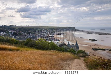 Yapay dut liman Arromanches Fransa kalıntıları