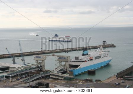 도버 항구 페리