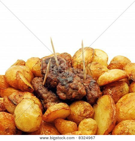 Frisk stegt nye Potaoes og traditionelle Mici