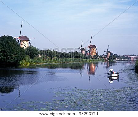Windmills along dyke, Kinderdijk.