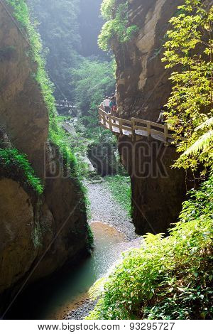 Longshuixia Fissure Gorge