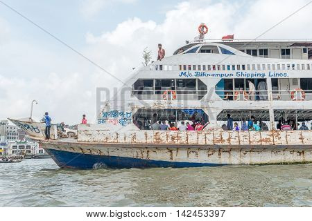 Sadar Ghat Lifestyle