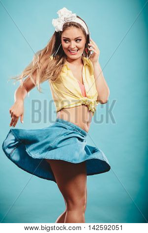Retro Pin Up Girl Talking.