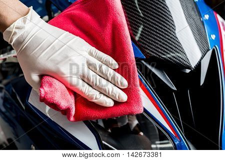 Motorcycles detailing series : Cleaning motorcycle paint