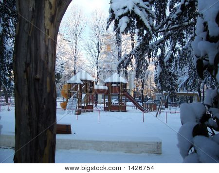 Plac zabaw na śniegu