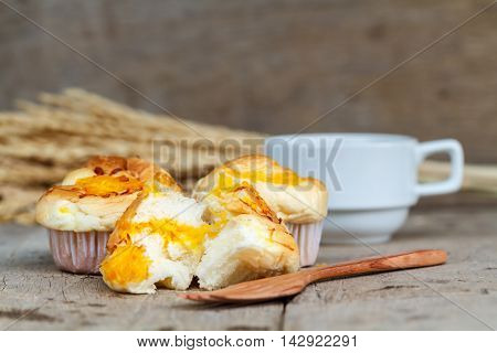 Muffin Golden Threads