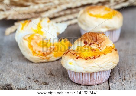 Muffin Golden Threads