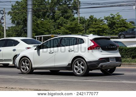 Private Car, Volvo V40