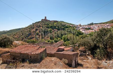 Фермы и костела на холме