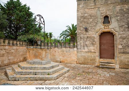 Old Well In Masseria Salamina In Puglia In Italy
