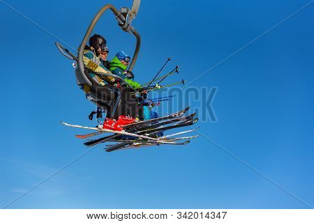 Grandvalira, Andorra : 2019 December 28 : People Having Fun In Sunny Day On Grandvalira Ski Station 