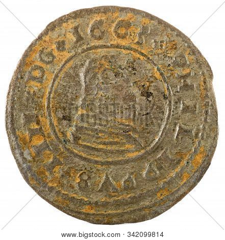 Ancient Spanish Copper Coin Of King Felipe Iv. 1663. Coined In Trujillo. 16 Maravedis. Obverse.