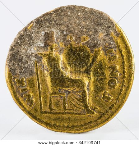 Ancient Roman Gold Aureus Coin Of Emperor Tiberius. Reverse.