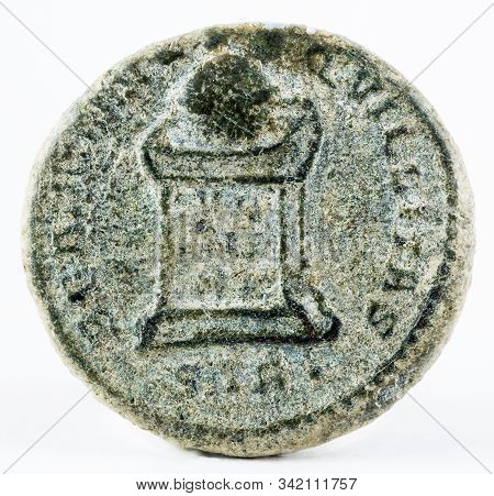 Ancient Roman Copper Coin Of Emperor Constantine I Magnus. Reverse.