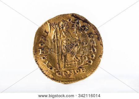 Ancient Roman Gold Solidus Coin Of Emperor Honorius. Reverse.