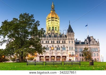 Connecticut State Capitol in Hartford, Connecticut, USA at twilight.