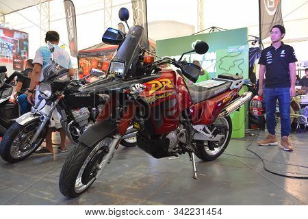 Pasig, Ph - Sept. 29: Suzuki 800s Motorcycle At Philippine Moto Heritage Weekend On September 29, 20