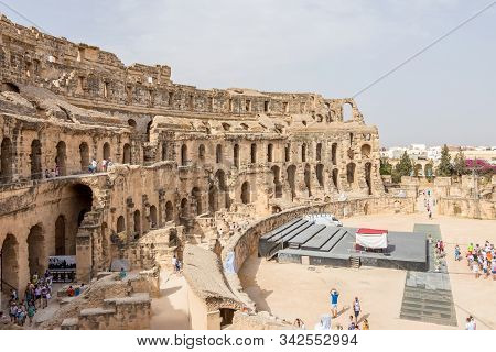 El Jem, Tunisia - July 22, 2018: Types Of Roman Amphitheatre In The City Of El Jem, Tunisia