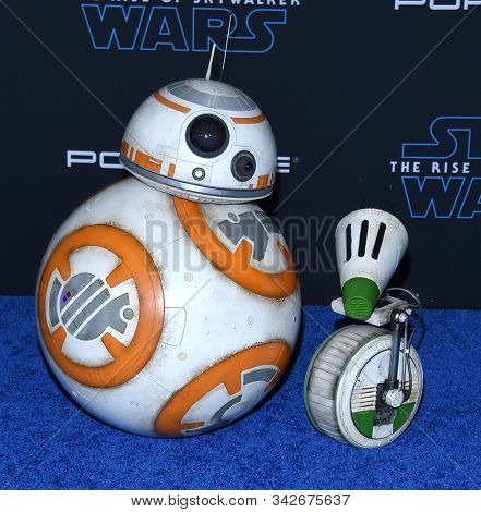 LOS ANGELES - DEC 16:  BB8 and D-0 arrives for the âStar Wars: The Rise of Skywalkerâ Premiere on December 16, 2019 in Hollywood, CA                