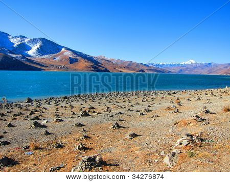 den Heiligen See Tibets-Yamdrok Yumtso See