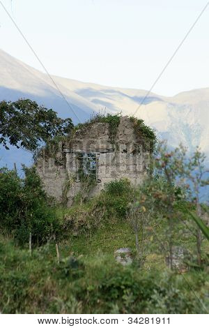 Quinta do equatoriano destruído