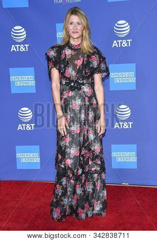 LOS ANGELES - JAN 02:  Laura Dern arrives for the PSIFF Awards Gala 2020 on January 02, 2020 in Palm Sprimgs, CA                