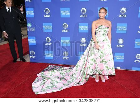 LOS ANGELES - JAN 02:  Jennifer Lopez arrives for the PSIFF Awards Gala 2020 on January 02, 2020 in Palm Sprimgs, CA                