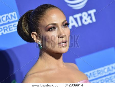 LOS ANGELES - JAN 02:  Jennifer Lopez arrives for the PSIFF Awards Gala 2020 on January 02, 2020 in Palm Sprimgs, CA                