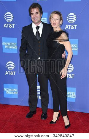 LOS ANGELES - JAN 02:  Rupert Goold and Renee Zellweger arrives for the PSIFF Awards Gala 2020 on January 02, 2020 in Palm Sprimgs, CA                