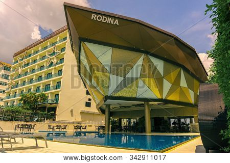 Jomtien,thailand - October 16,2019:beachroad This Is The Pool Area Of The Expensive Rodina Hotel.