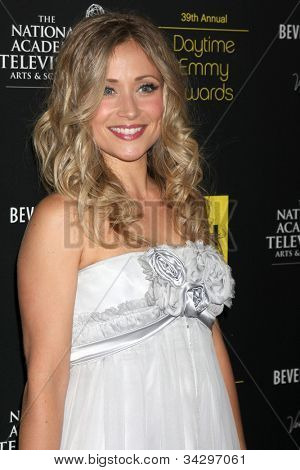 LOS ANGELES - 23 jun: Marcy Rylan มาที่รางวัลเอ็มมีเวลากลางวัน 2012 ที่โรงแรมเบเวอร์ลีย์ฮิลตันโอ
