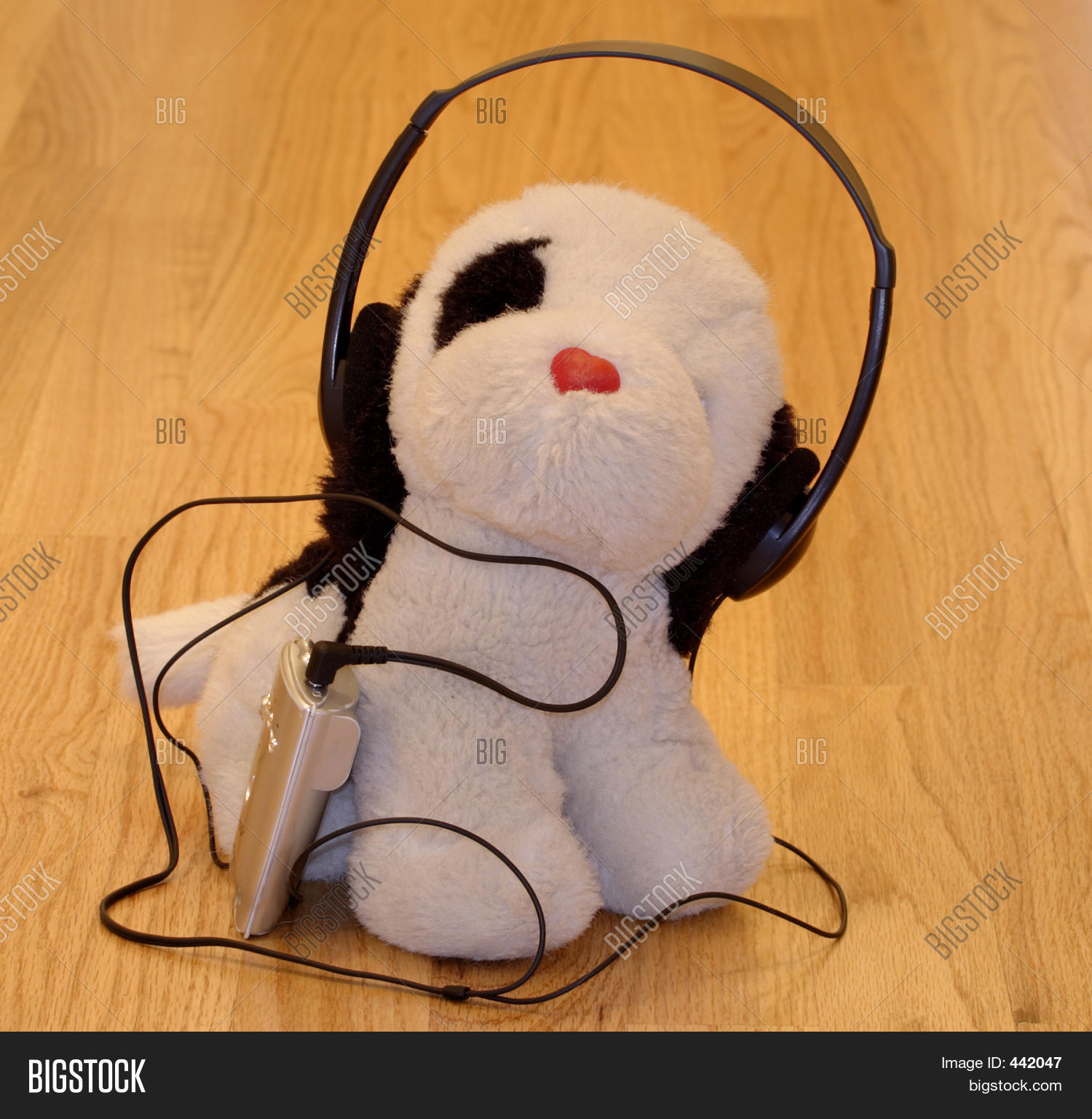 Dog Listening Mp3 Image & Photo (Free Trial) Bigstock