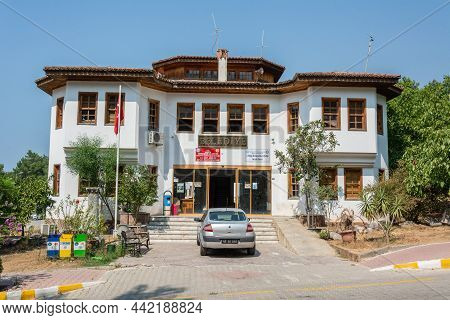 Istanbul, Turkey - April 23, 2017. Interior View Of Carpet Museum In Istanbul, With Ancient Carpets 