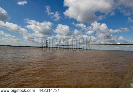 Wide Photo Of The Humber Bridge, Near Kingston Upon Hull, East Riding Of Yorkshire, England, Single-