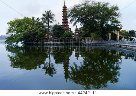 Pagoda di Tran Quoc.