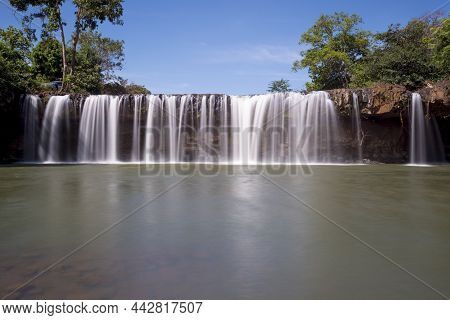 Time: Sunday Morning, December 12, 2021. Location: Binh Phuoc Province. Landscape Photo: Dac Mai Wat