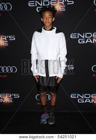 LOS ANGELES - OCT 28:  Jaden Smith arrives to 