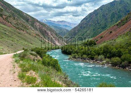 Turkusowe rzeki Kekemeren w Tien Shan, Kirgistan
